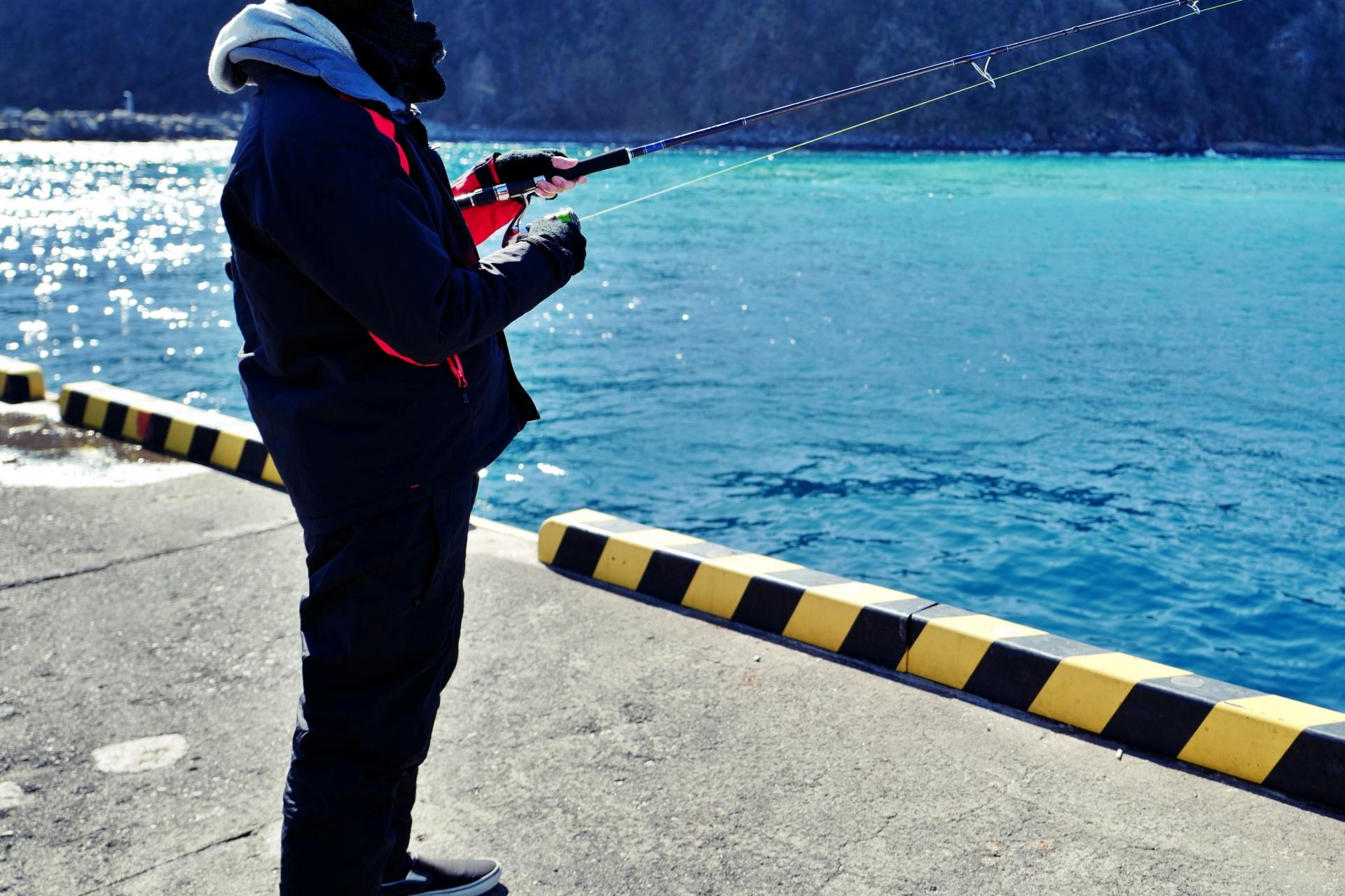 初心者必見 船釣りに最適な服装 持ち物は 春夏秋冬 季節ごとに紹介 釣りラボマガジン