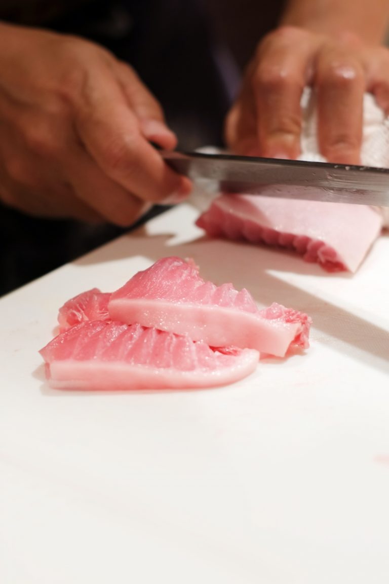 大トロは中トロと何が違う？マグロの部位の箇所やおすすめのレシピをご紹介 | 釣りラボマガジン